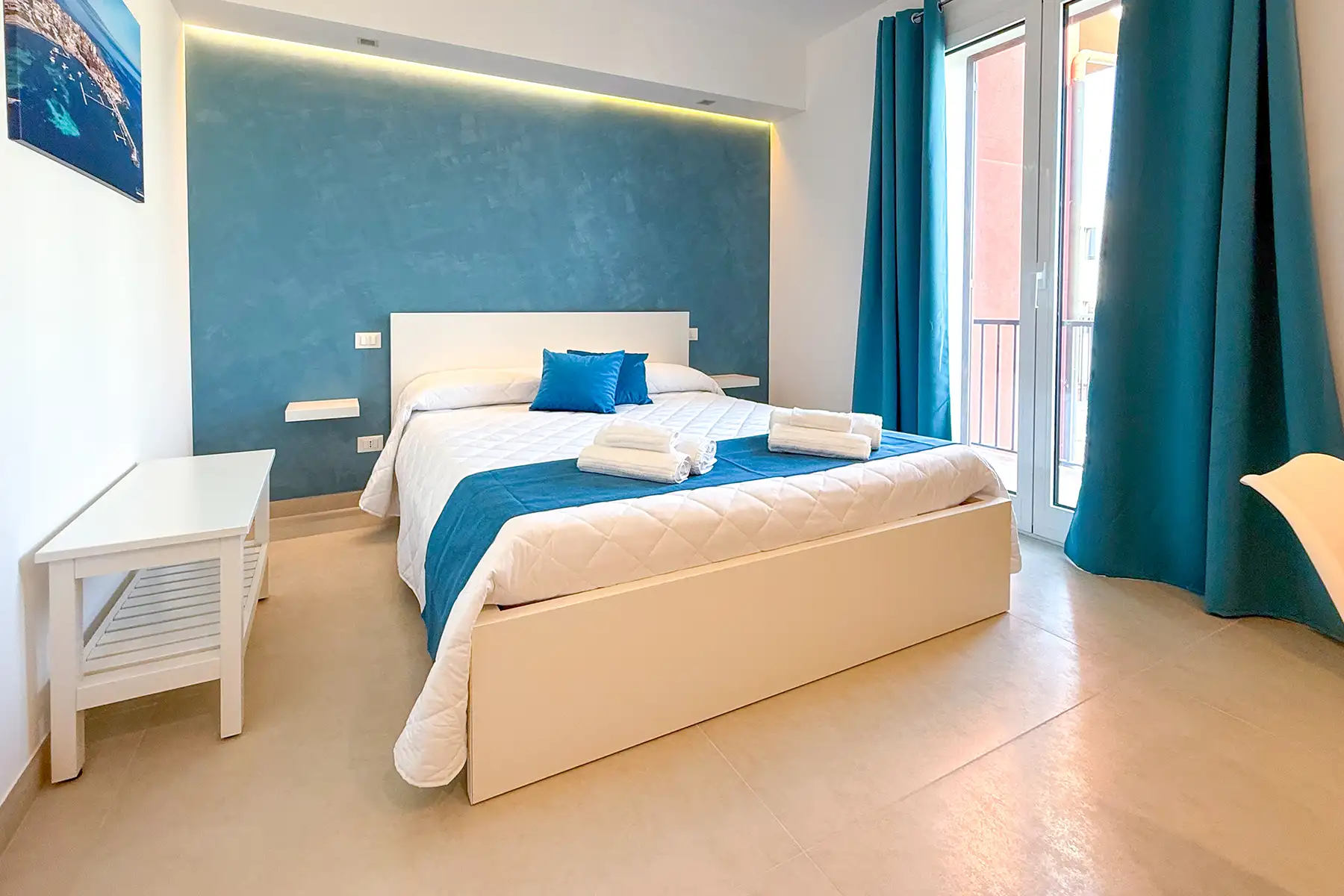 Camera luminosa e confortevole con bagno privato a pochi minuti da Marzamemi