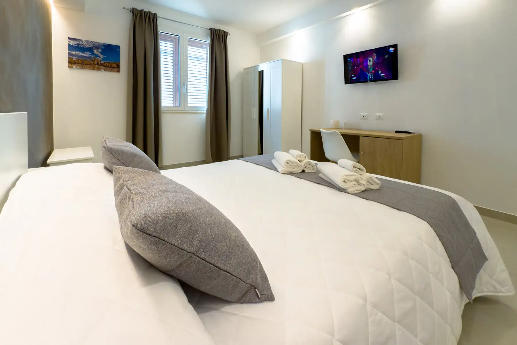 aurabbpachino-camera-essenza-armadio